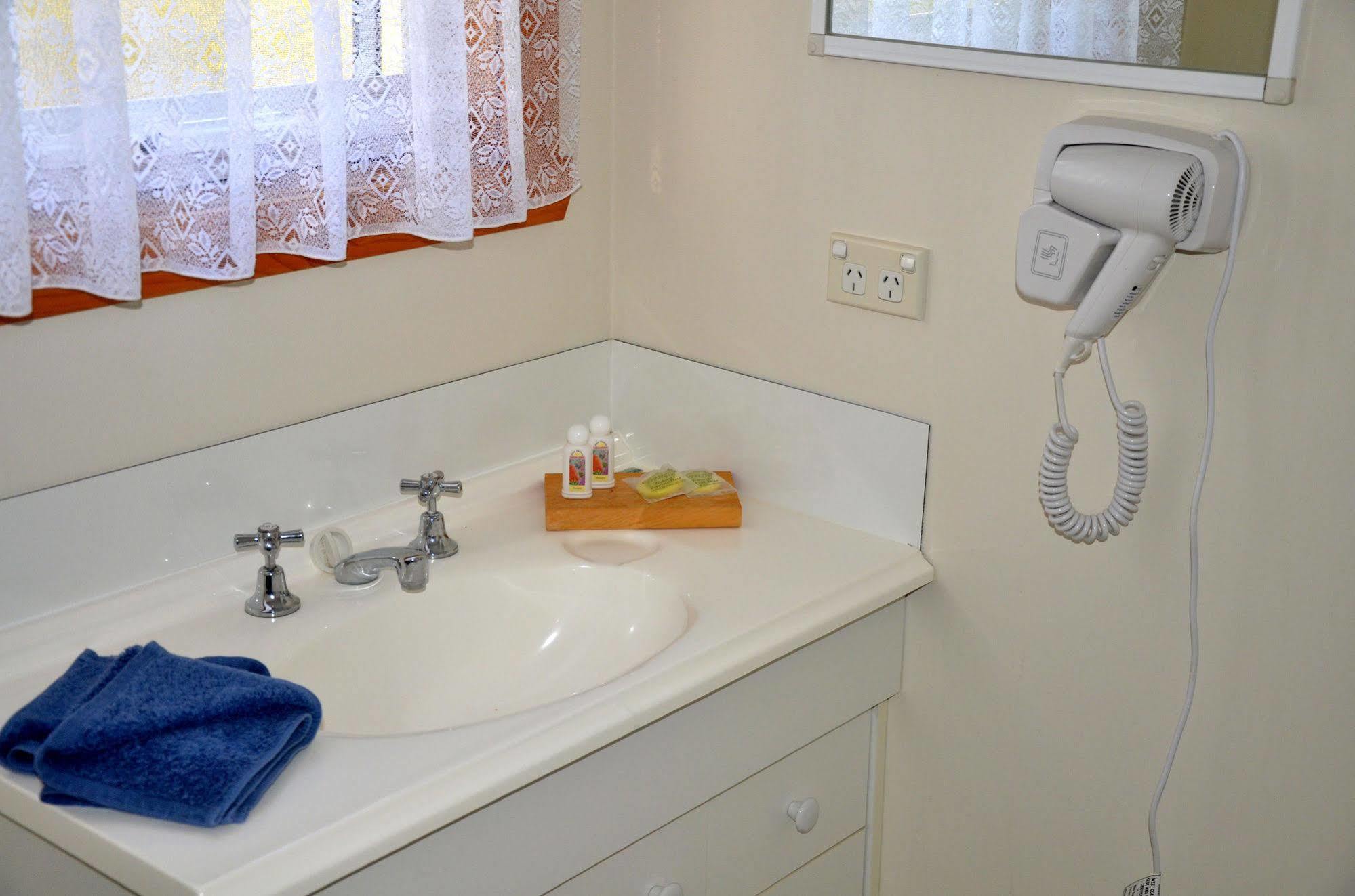Castaway Holiday Apartments Стран Экстерьер фото